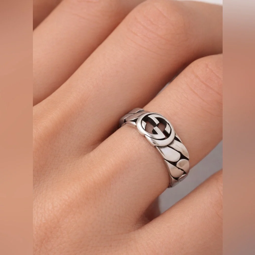 Gucci Interlocking G Band Ring